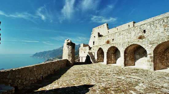 Castello-di-Arechi550