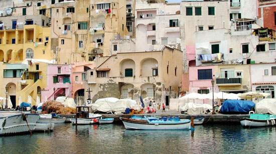 Marina-di-Corricella550