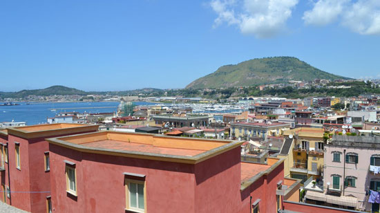 Pozzuoli-seafront550